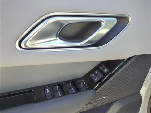 Used 2025 Land Rover Range Rover Velar S AWD/4WD image 11