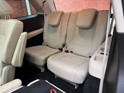 Certified 2023 Mercedes-Benz GLS 450 4MATIC image 25