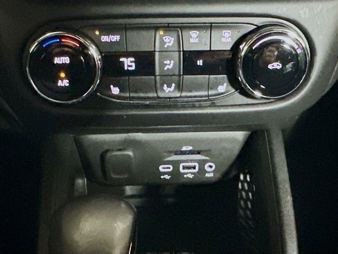 Used 2022 Chevrolet TrailBlazer RS w/ Technology Package image 16