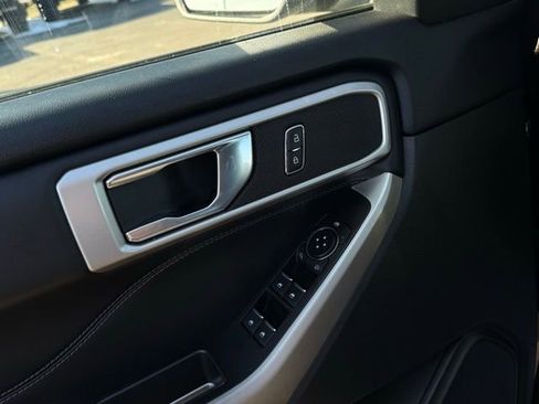 Certified 2020 Ford Explorer XLT w/ Equipment Group 202A image 11