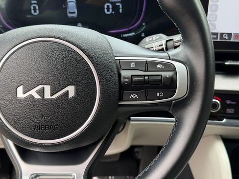 Certified 2024 Kia Sportage EX AWD/4WD image 17