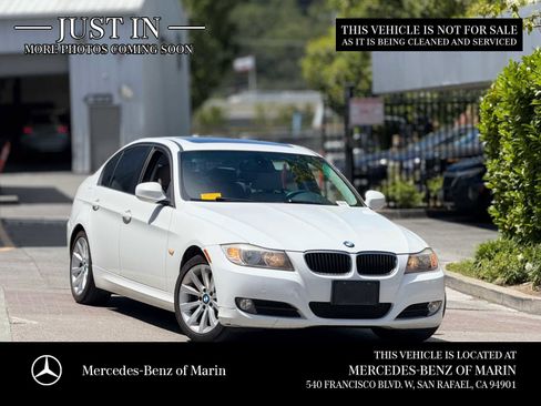Used 2011 BMW 328i Sedan RWD image 1