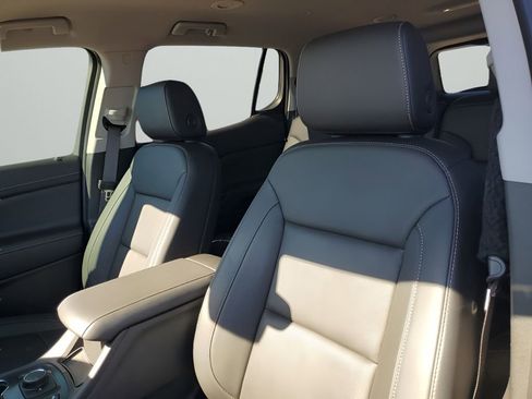 Certified 2023 GMC Acadia SLT image 31