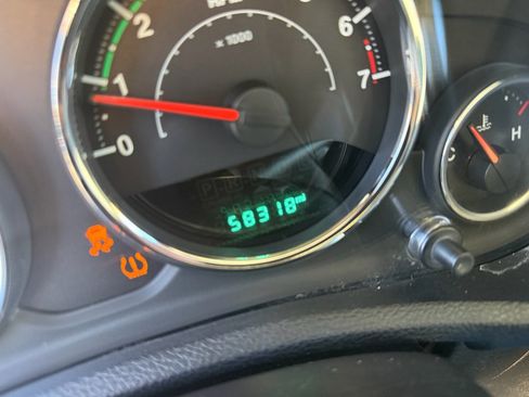 Used 2016 Jeep Wrangler Unlimited Sport image 12