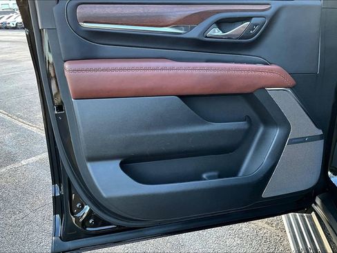 Used 2023 GMC Yukon Denali Ultimate image 23