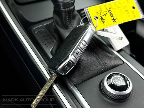 Used 2021 Kia Sorento LX FWD image 33