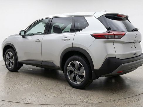 Used 2025 Nissan Rogue SV image 6