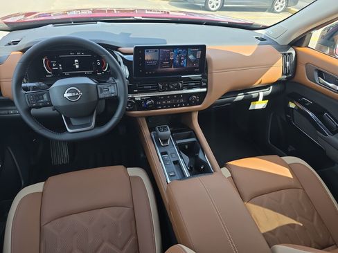 New 2026 Nissan Pathfinder Platinum FWD image 6