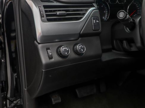 Used 2016 Chevrolet Suburban LS AWD/4WD image 22