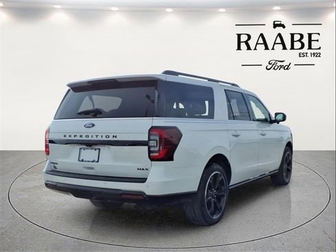 Used 2024 Ford Expedition Max Limited image 11
