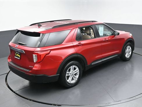 Used 2022 Ford Explorer XLT w/ Equipment Group 202A AWD/4WD image 44