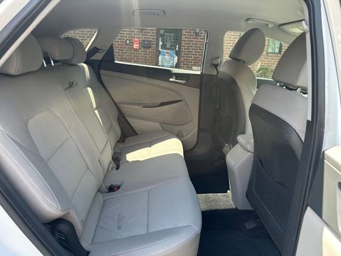 Used 2021 Hyundai Tucson SE image 16