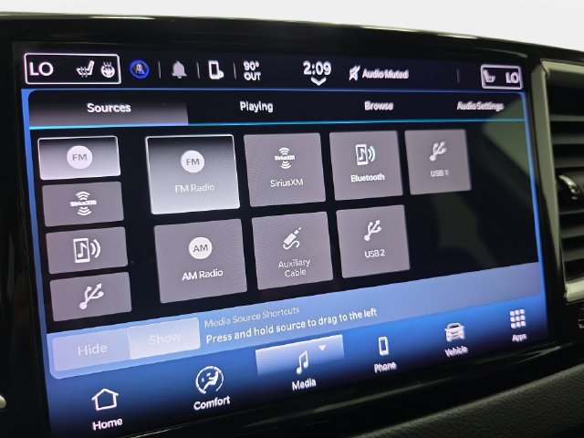 Used 2024 Chrysler Pacifica Touring-L FWD image 21