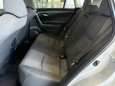 Used 2019 Toyota RAV4 XLE w/ Carpet Mat Package image 32