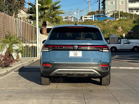New 2026 Volkswagen Taos SE FWD image 6