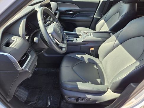 Certified 2025 Toyota Grand Highlander XLE image 10