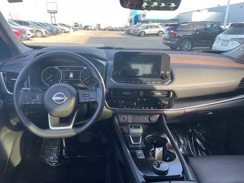 Used 2023 Nissan Rogue SL w/ SL Premium Package image 14