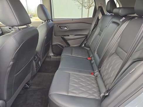 Used 2023 Nissan Rogue Platinum w/ Platinum Premium Package image 19