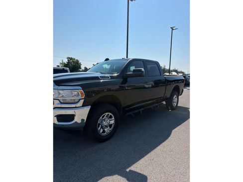 Used 2020 RAM 2500 Tradesman w/ Chrome Appearance Group AWD/4WD image 2