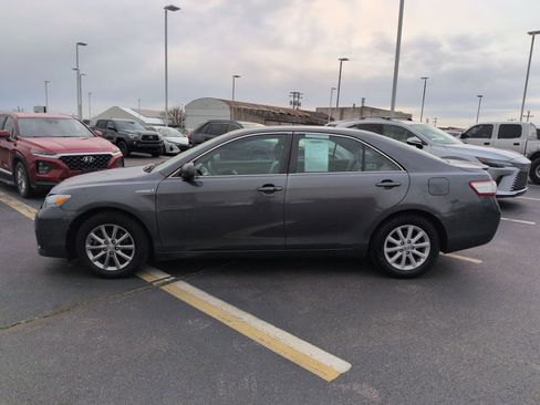 Used 2010 Toyota Camry Hybrid image 3