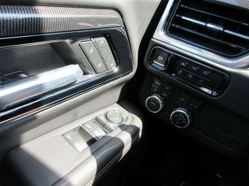 New 2026 GMC Yukon Elevation AWD/4WD image 16