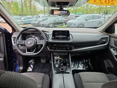 Used 2023 Nissan Rogue SV AWD/4WD image 12