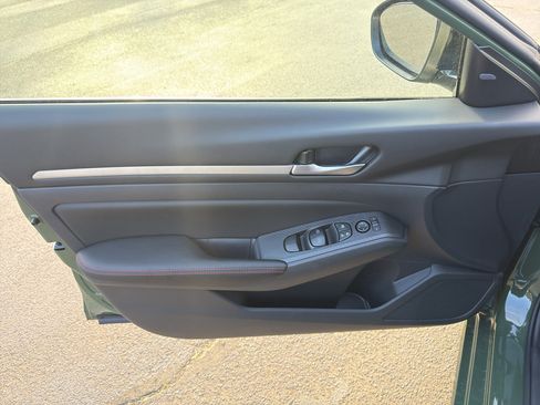 New 2026 Nissan Altima 2.5 SR image 17