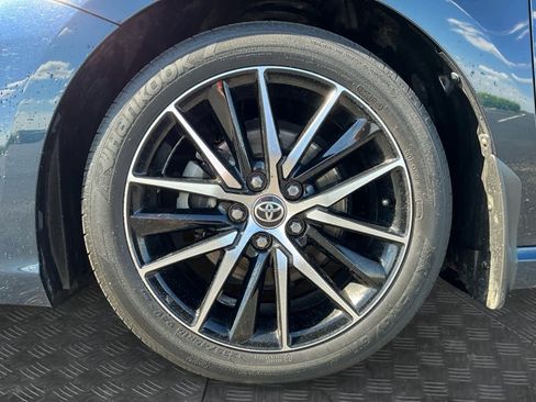 Used 2021 Toyota Camry SE image 12