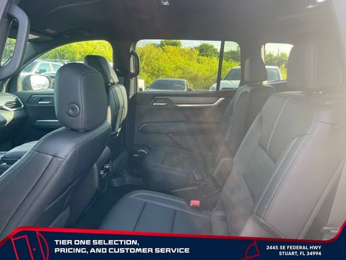 Used 2026 GMC Acadia Elevation w/ Elevation Premium Package FWD image 13