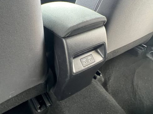 Used 2025 Toyota Corolla LE FWD image 27