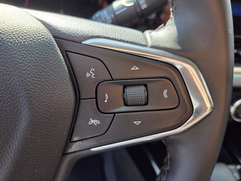 Used 2025 Chevrolet Trax LT w/ LT Convenience Package FWD image 22