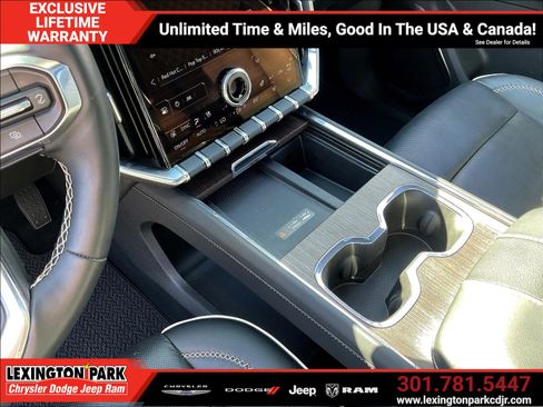 Used 2024 GMC Acadia Denali w/ Super Cruise Package FWD image 17