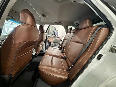 Used 2019 Subaru Outback 2.5i Touring AWD/4WD image 16