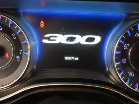 Used 2017 Chrysler 300 Limited w/ Value Package AWD/4WD image 13