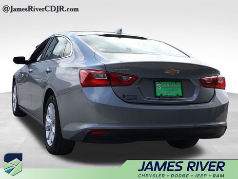 Used 2023 Chevrolet Malibu LT image 3