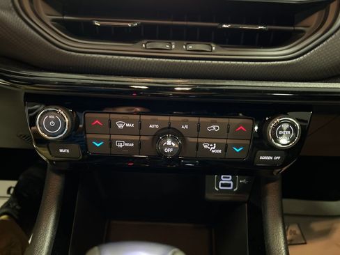 New 2026 Jeep Compass Limited image 17