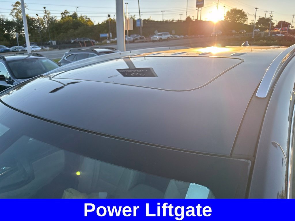 Used 2018 Buick Enclave Essence AWD/4WD image 12