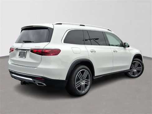 Used 2025 Mercedes-Benz GLS 450 4MATIC image 4