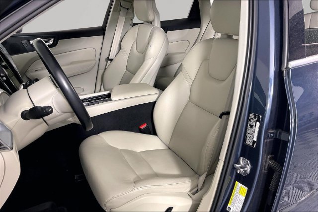 Used 2018 Volvo XC60 T5 Momentum AWD/4WD image 12