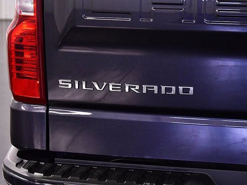 Used 2022 Chevrolet Silverado 1500 Custom image 12