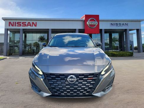 Used 2023 Nissan Altima 2.5 SR FWD image 10