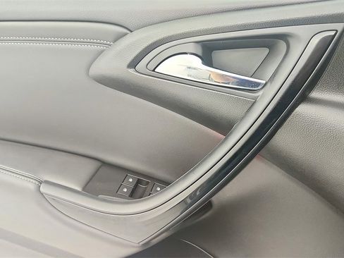 Used 2019 Buick Cascada Premium image 24