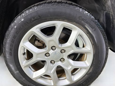 Used 2017 Jeep Renegade Latitude image 27