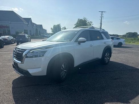 Certified 2024 Nissan Pathfinder SL AWD/4WD image 7