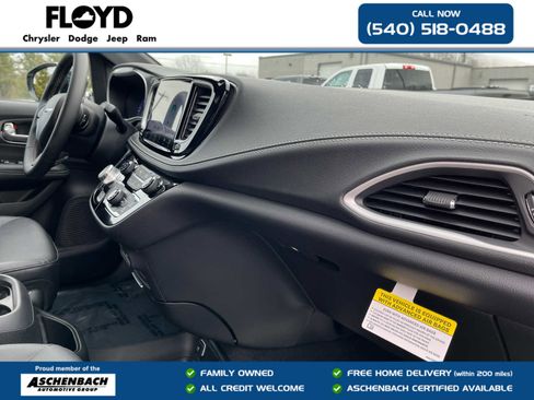 New 2026 Chrysler Pacifica Select w/ S Appearance Package image 35