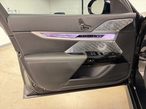 Certified 2025 BMW 760i xDrive w/ Executive Package AWD/4WD image 19