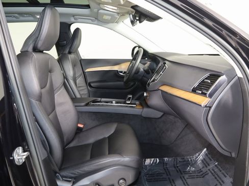 Used 2023 Volvo XC90 T8 Plus image 13