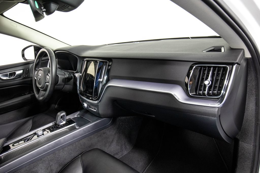 Used 2025 Volvo S60 B5 Core FWD image 18