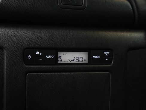 Used 2024 Nissan Armada SV AWD/4WD image 16
