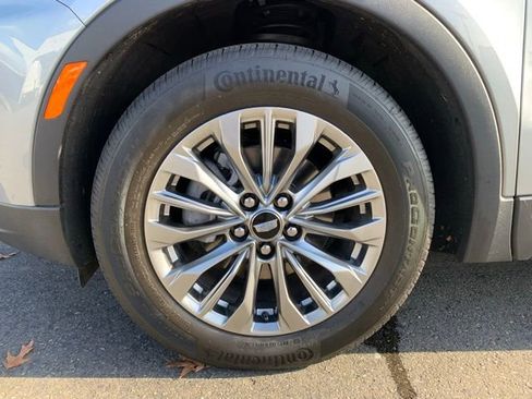 Used 2024 Cadillac XT4 Premium Luxury image 11